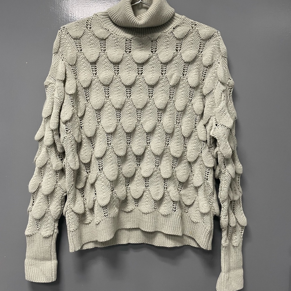 Funky Bubble Turtleneck Sweater- Gray size small